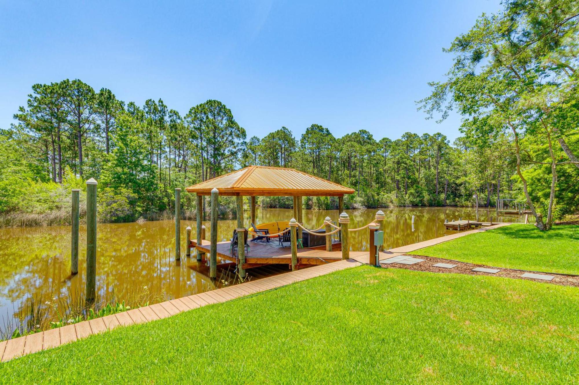 Waterfront Florida Vacation Rental With Boat Dock Milton Exterior photo